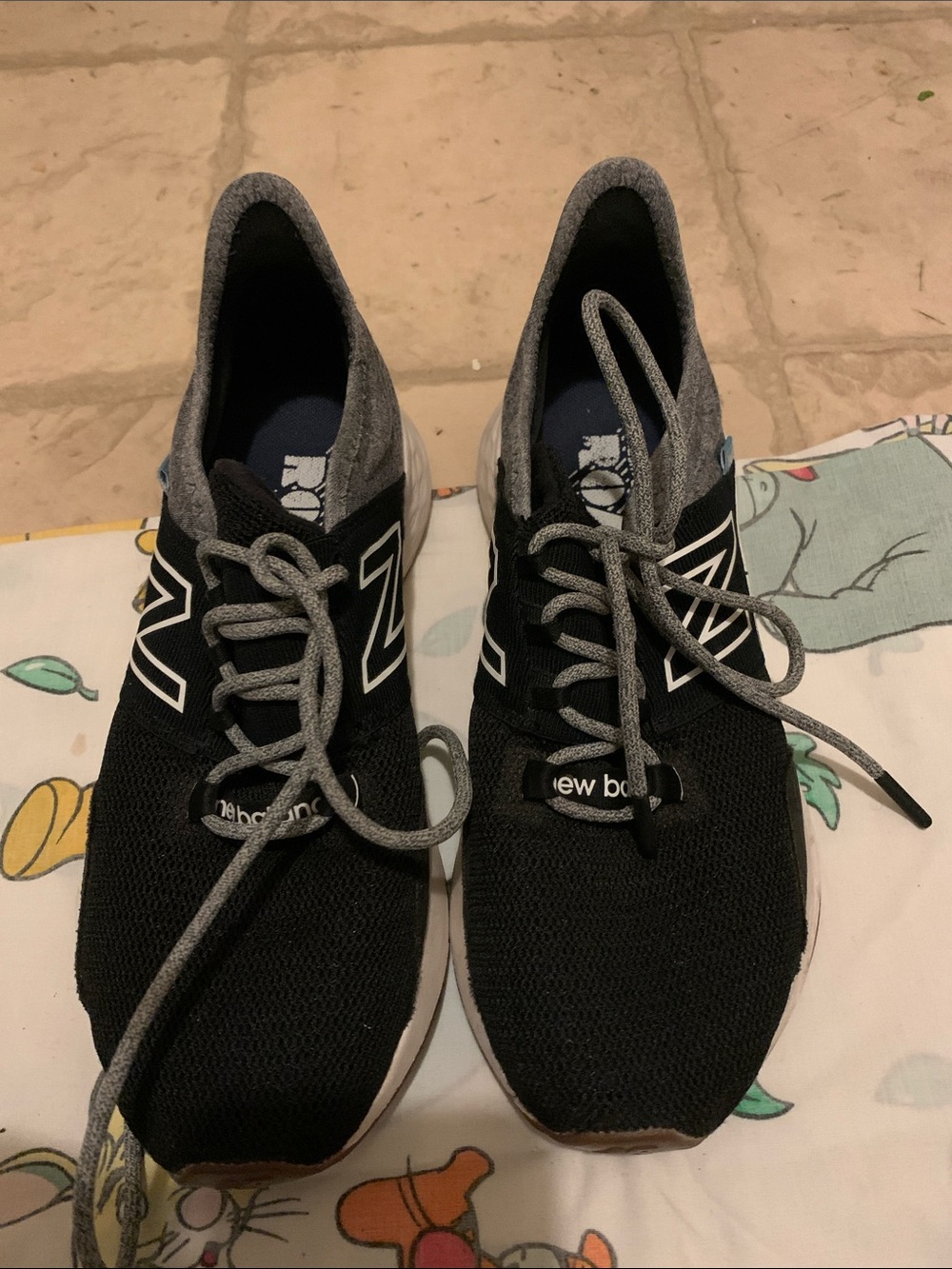 New Balance Men’s Black & Gray Knit Lace-Up Sneakers